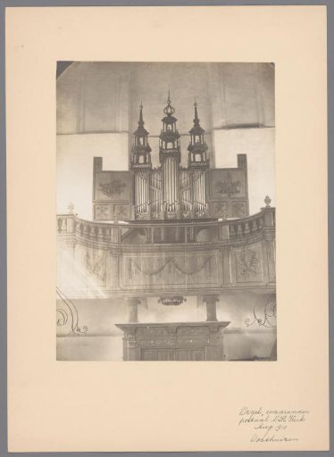 Organ and portal in the Great Church at Oosthuizen