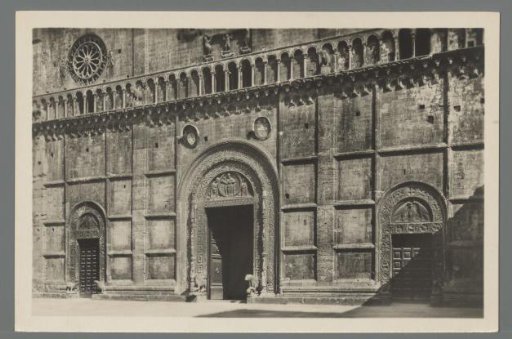 Assisi. St. Rufinus. Detail of the Facade