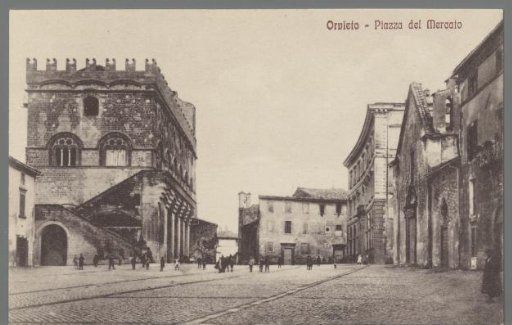 Orvieto. Piazza del Mercato