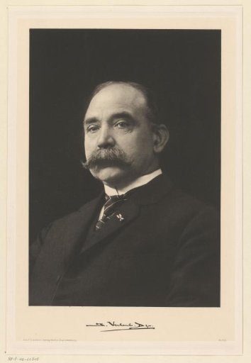 Portrait of the architect Johannes Verheul Dzn.