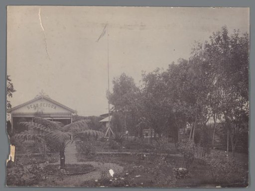 Garden of the house Beau Séjour, Dutch East Indies