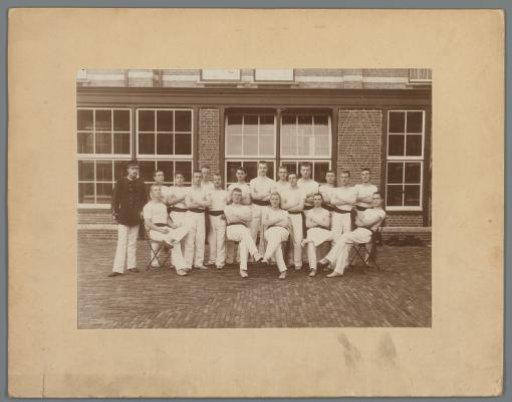 Group portrait of an unknown group of soldiers