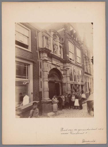 Facade of Municipal School no. 4 in Dordrecht