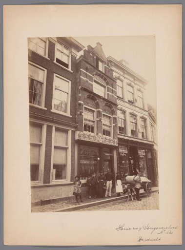 Facade of Steegoversloot 9 in Dordrecht