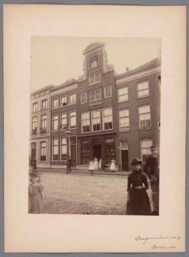 Facade of Steegoversloot 71 in Dordrecht