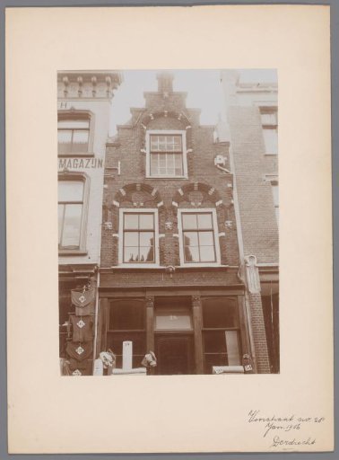 Facade of Voorstraat 28, Dordrecht