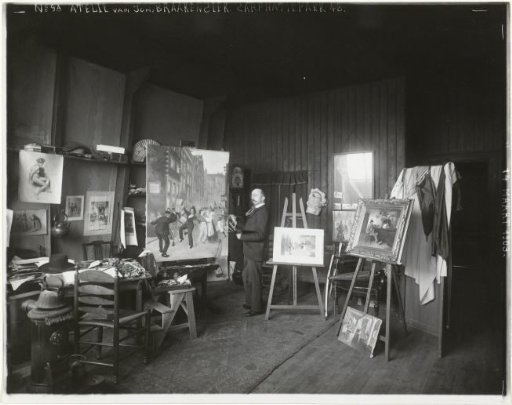 The painter and draughtsman Johan Braakensiek in his studio, Sarphatipark 42, Amsterdam