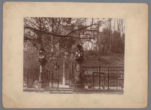 Entrance gate of the castle of Leiden