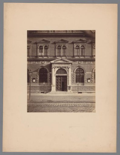 Facade of the Österreichisches Museum für angewandte Kunst in Vienna