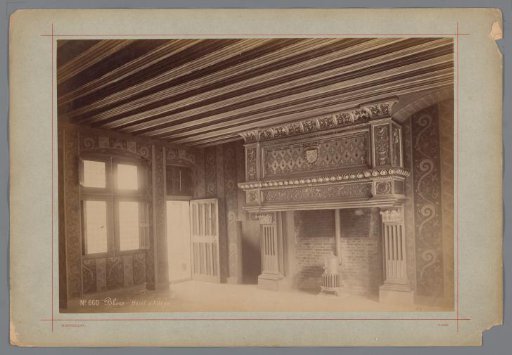 Interior with a fireplace in the Hôtel d'Alluye in Blois