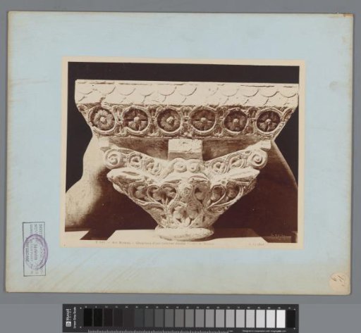 Capital of a double column with plant motifs