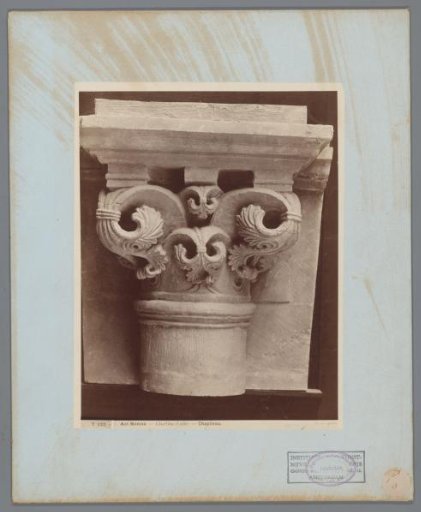 Capital with acanthus leaves