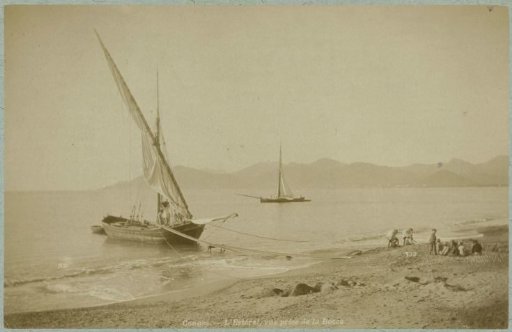 View of the Estérel, seen from the beach of Cannes