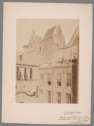 View of buildings at the Binnenhof during restoration