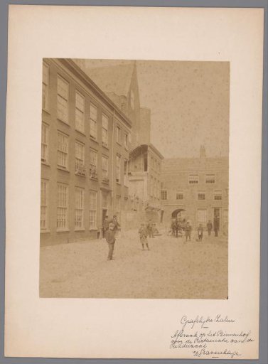 View of buildings at the Binnenhof during restoration