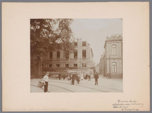 View of the Corner House of the Heulstraat and the Kneuterdijk, The Hague