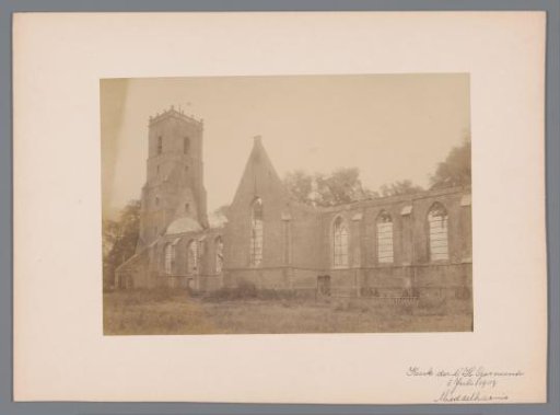 View of the Reformed Church in Middelharnis after the fire