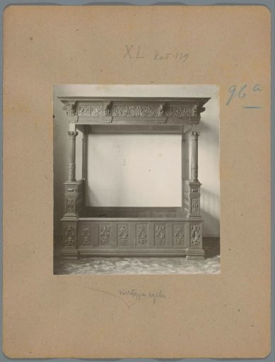 Covered bench for notables, ornamented with coats of arms, plants and animals (probable)
