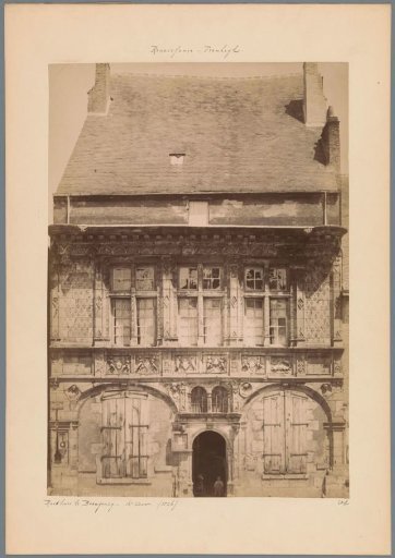 Exterior of the town hall of Beaugency