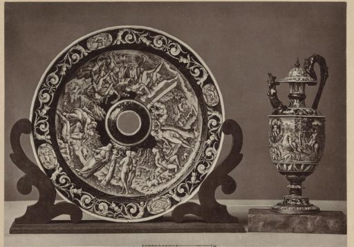 Limoges service by Pierre Raymond, front view