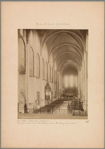 Interior of the Cathedral of Mainz, with a view of the choir