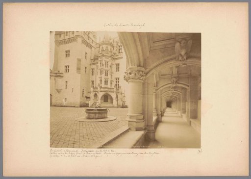 Courtyard and colonnade of the Château de Pierrefonds