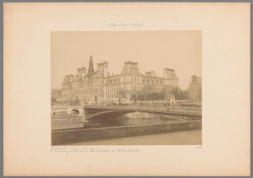 View of the Hôtel de Ville in Paris