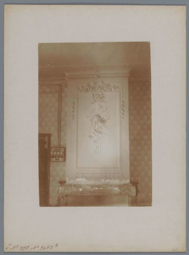 Fireplace mantel with relief in the house at Nieuwe Rijn 10 in Leiden