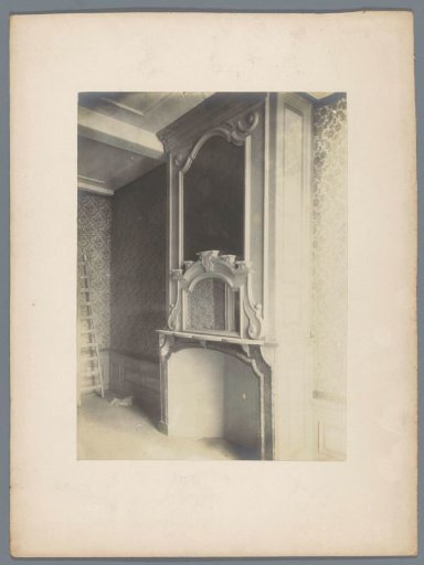 Fireplace in the prison at the Prinsegracht in The Hague