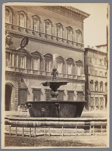 Fountain of Piazza Farnese in Rome