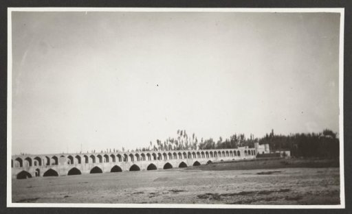 Bridge over the Zendeh Rud river, Isfahan, Persia