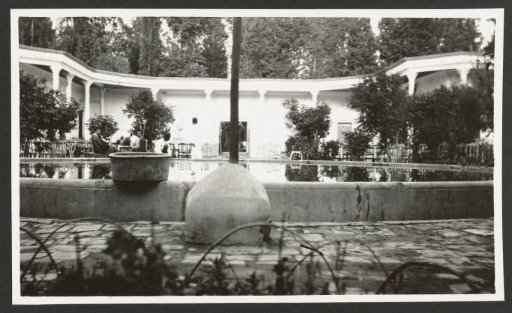 Garden with water basin at the Xhar Bagh hotel, Isfahan, Persia