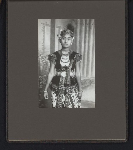 Portrait of a Javanese dancer