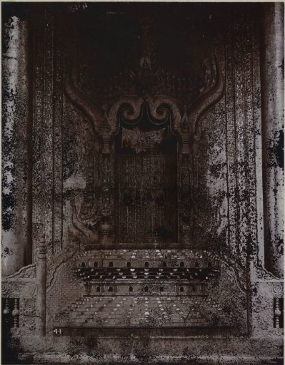 Door of the palace of Mandalay, Myanmar