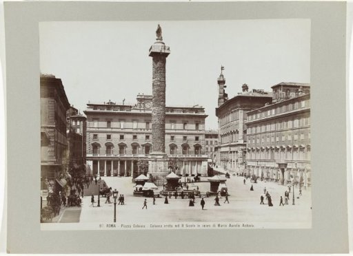 Piazza Colonna in Rome