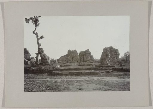 Candi Sewu with temple guardians