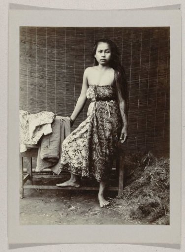 Studio portrait of a girl in the Dutch East Indies
