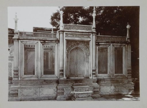 Entrance to the tomb of Mirza Jahangir, Delhi, India