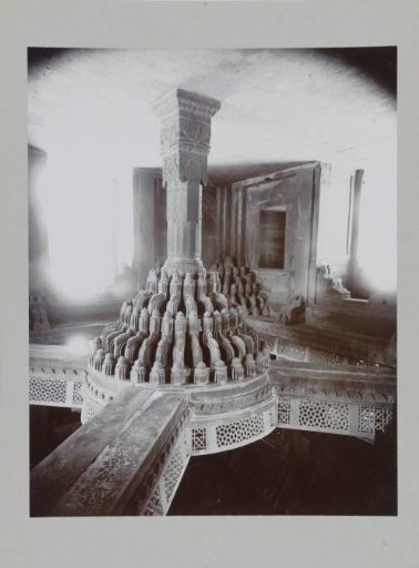 Decorated column in the Diwan-i-Khas at Fatehpur Sikri, Uttar Pradesh, India