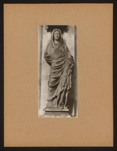 Statue of Mary in the cathedral of Bamberg