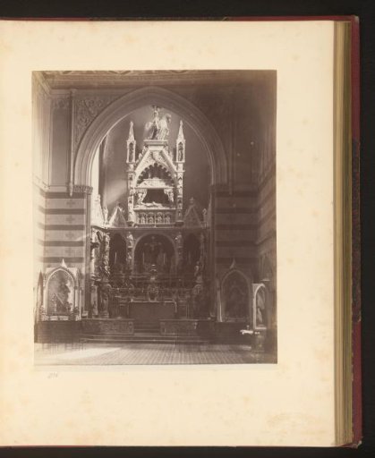 Altar in San Giovanni a Carbonara
