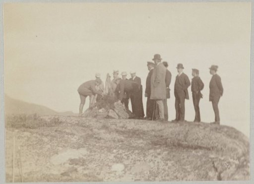 Emperor Wilhelm II and his traveling party at the viewpoint in Lofoten