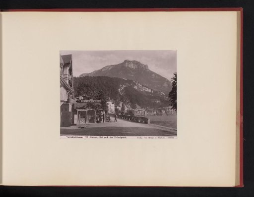 Street view of Brunnen with the Fronalpstock