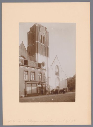 View of the Reformed Church in Vlissingen after the fire in 1911