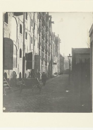 View in Prinseneiland (left warehouse Prinseneiland 109), seen from the street in front of Breitner's studio (Prinseneiland 24B), Amsterdam
