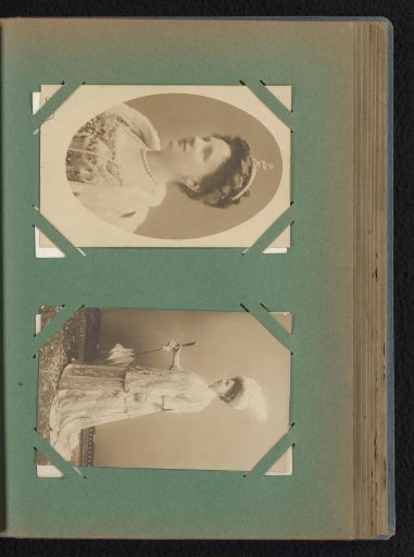 Two postcards with portraits of Queen Wilhelmina