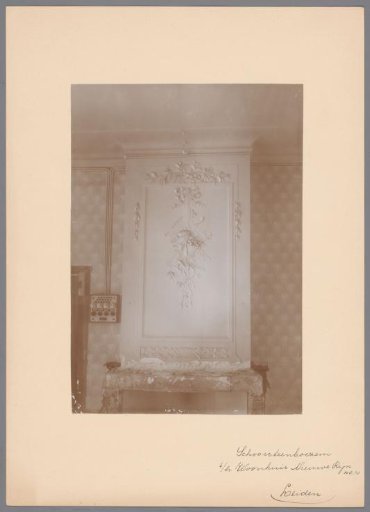 Chimney breast at Nieuwe Rijn 10, Leiden