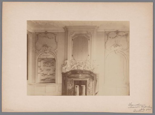 Interior with chimney at Steenschuur 7 or Maison Wijtenburg, Leiden