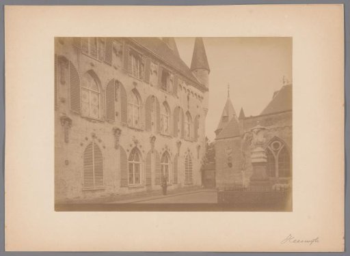 Courtyard of Heeswijk Castle
