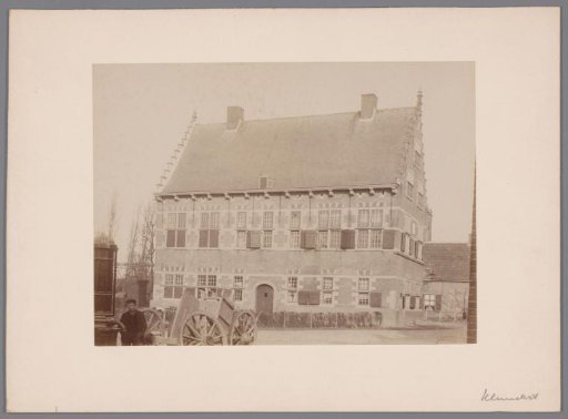 Town hall in Klundert